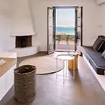 Acron Paros فيلة *