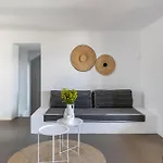 Acron Paros فيلة *