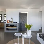 Acron Paros فيلة
