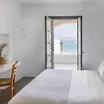Acron Paros فيلة *