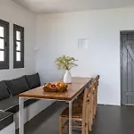 فيلة Acron Paros