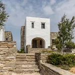 Acron Paros فيلة Kolympithres